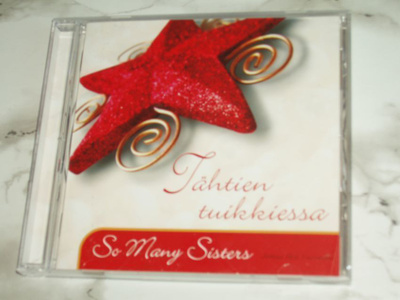 CD Tähtien Tuikkiessa - So Many Sisters (Uusi)