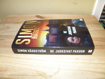 Simon Häggström He juoksivat pakoon (nidottu)