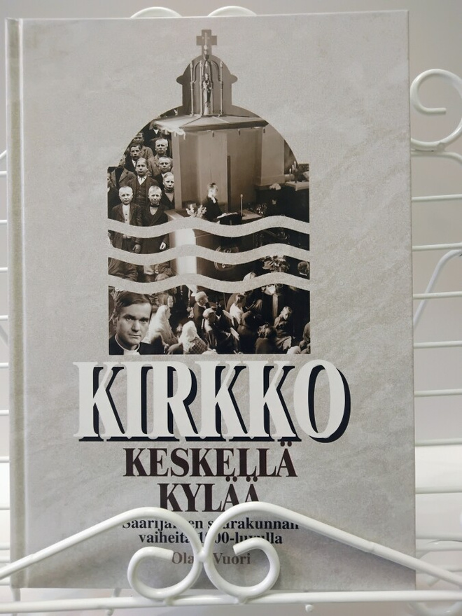 Kirkko keskellä kylää - Olavi Vuori 1.p sign. (sid.)