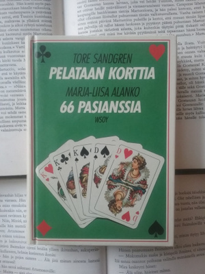 Pelataan korttia / 66 pasianssia (sid.)