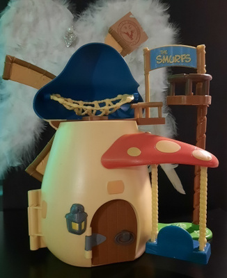 Smurffitalo tuulimylly ja tavarat