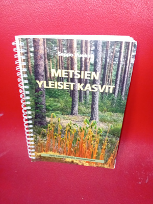 Seppo Vuokko  : Metsien yleiset kasvit ( SIS POSTIKULU )