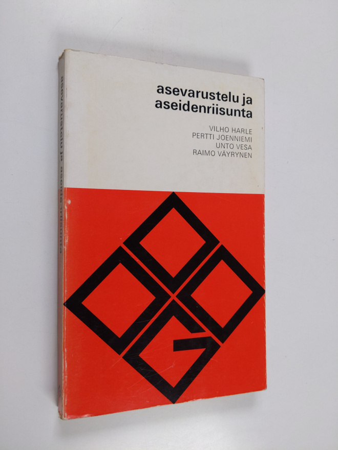 Vilho Harle : Asevarustelu ja aseidenriisunta