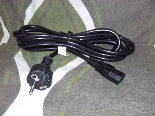 Laitekaapeli, PC & seinäkosketin, , CEE 7/7 – IEC 3m