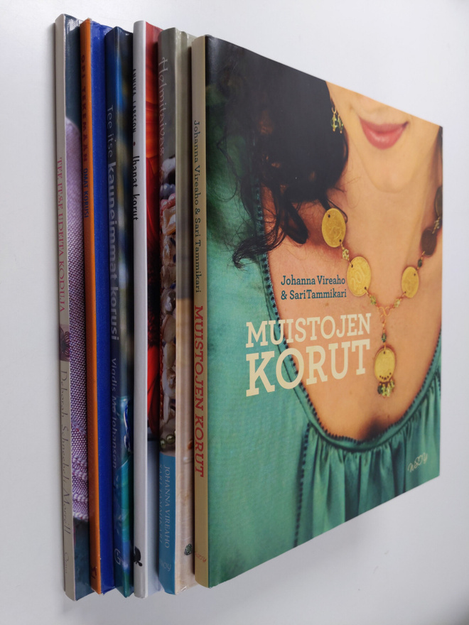 Korusetti (6 kirjaa) : Muistojen korut ; Helmitaivas ; Op...