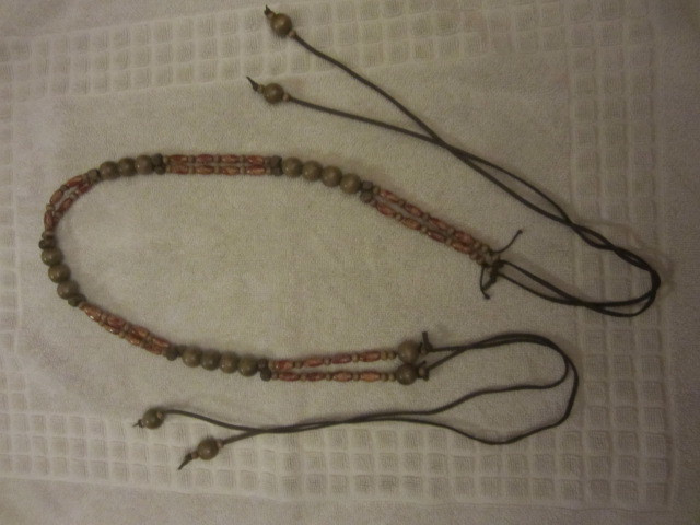 Vyö nahkanauha / puuhelmet