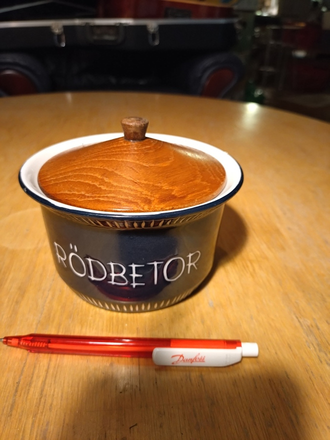 JIE keramik rödbetor / punajuuri kippo