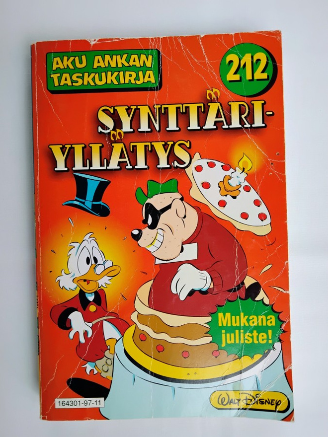 Synttäriyllätys - Aku Ankka taskukirja 212