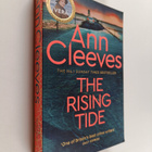 Ann Cleeves : The rising tide - pikkukuva 1