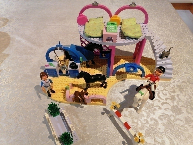 LEGO BELVILLE 5880 PRIZE PONY STABLES
