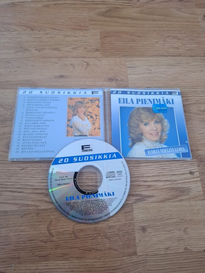 Eila Pienimäki-20 Suosikkia-Vanhan Veräjän Luona