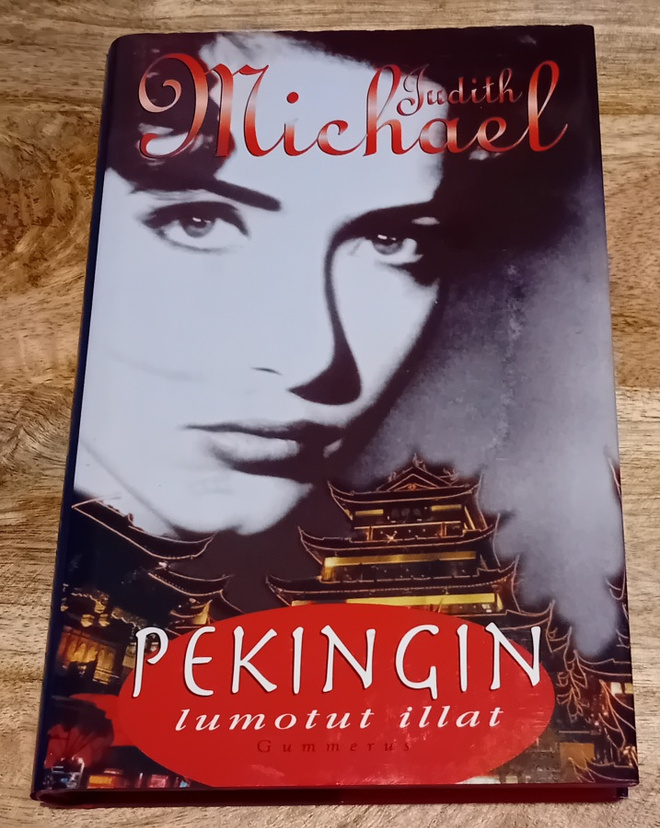 Judith Michael - Pekingin lumotut illat