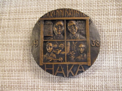 Rakennuskunta Haka 1938-1988 mitali /Kauko Räsänen 1988.