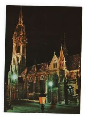 Unkari, Budapest. Matthias church. Kirkko, öinen näkymä.