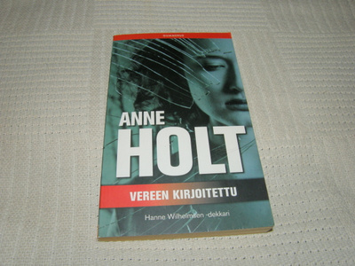 Anne Holt Vereen kirjoitettu  -pok
