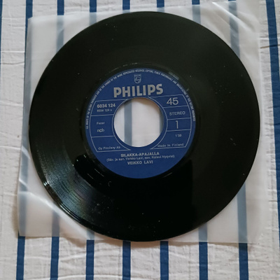 Veikko Lavi – Silakka-apajalla 7" orig 1976 mint