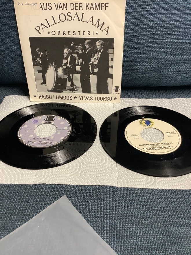 2 X KLAUS VAN DER KAMPF  7" PS. SINGLET (KASAKKAPARTIO...
