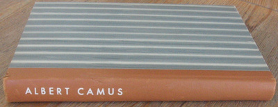 Albert Camus: Sivullinen / Maanpako ja valtakunta. 253 s.