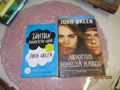 John Green: Arvoitus nimeltä Margo+ Tähtiin kirjoitettu virh