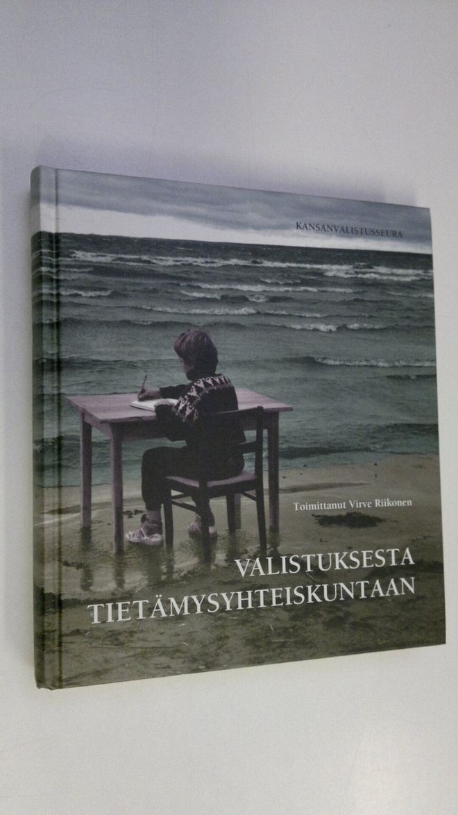 Virve (toim.) Riikonen : Valistuksesta tietämysyhteiskuntaan