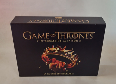 GAME OF THRONES RANSKA KIRJA