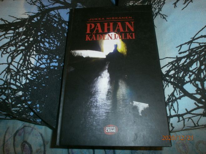JUKKA NISKANEN - PAHAN KÄDENJÄLKI
