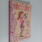 Jane O'Connor : Nancy Clancy 4 : Secret of the silver key - pikkukuva 1