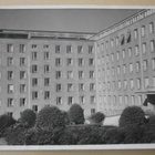 Helsinki, Naistenklinikka, sisäpiha ja pääovi, p. 1963 - pikkukuva 1