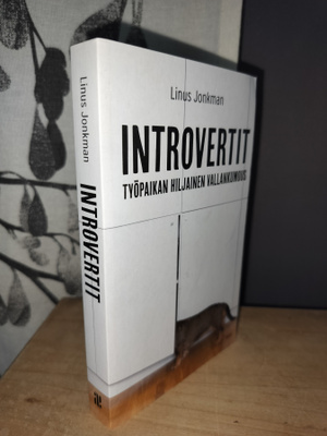 Introvertit - Linus Jonkman - Uusi