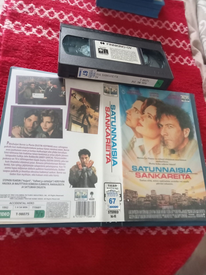 Satunnaisia sankareita Vhs
