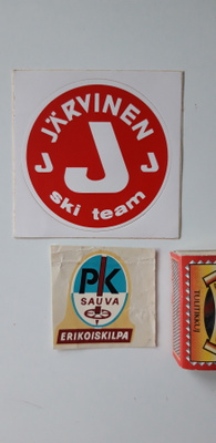 Tarrat 2 kpl, Järvinen ski team tarra ja pk sauva