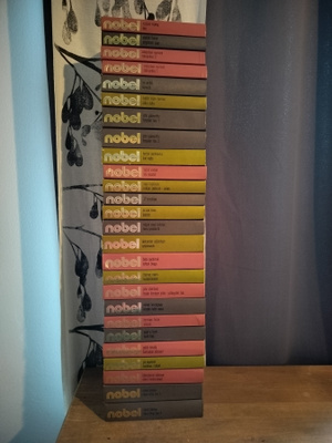 Nobel-sarjaa 27 kirjaa