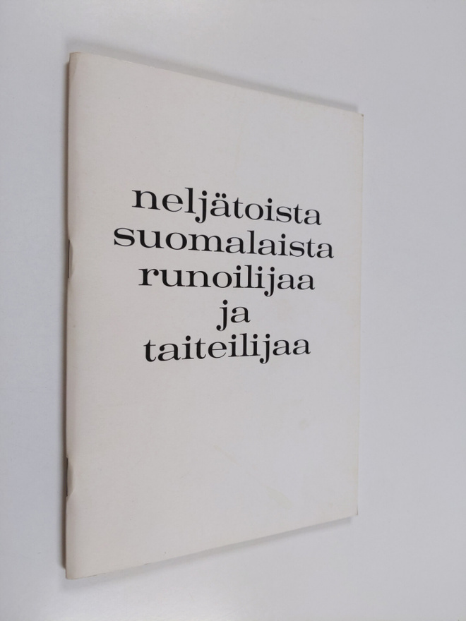 Neljätoista suomalaista runoilijaa ja taiteilijaa