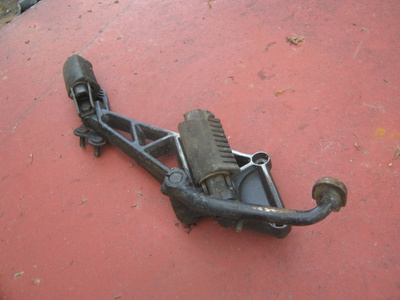 Kawasaki AR125 oikean puolen jalkatappiasetelma