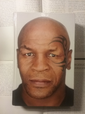 Mike Tyson & Larry Sloman - Tyly totuus (sid.)