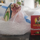 Kooks Ahoy-käsintehty "surffari"-figuuri lasialustalla - pikkukuva 5