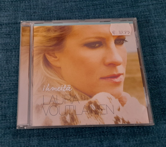 LAURA VOUTILAINEN IHMEITÄ