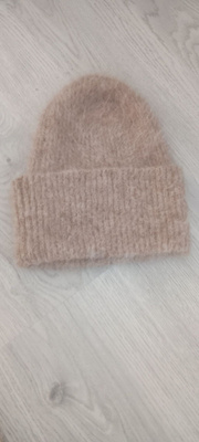 Beige alpakkapipo