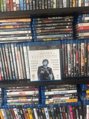 Kaiken teoria / The Theory of Everything