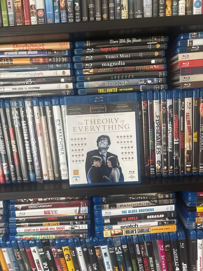 Kaiken teoria / The Theory of Everything