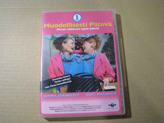 MUODOLLISESTI PÄTEVÄ 1 ( Outi Mäenpää )