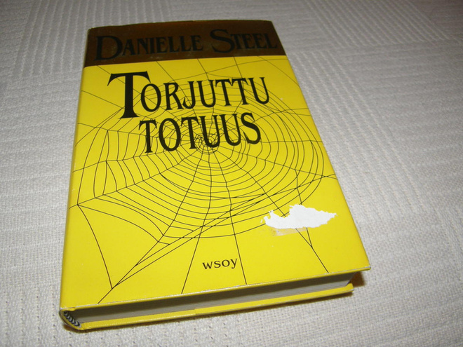 Danielle Steel Torjuttu totuus -sid