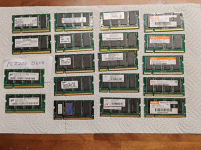 PC2 ja PC muisteja Wanhempiin kannetaviin