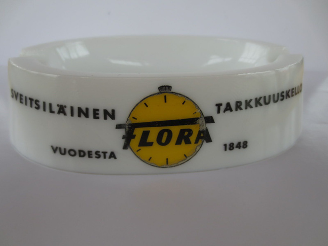 Tuhkakuppi Flora, Tarkkuuskello Sveitsiläinen