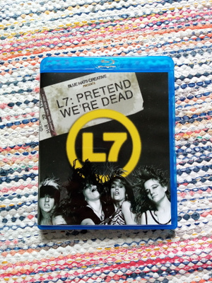 L7: Pretend we're dead, dokumentti-dvd/blu-ray