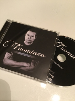 Tuominen . Painovoimaa CD