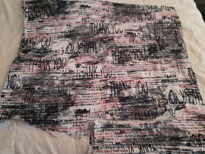 Laadukas graafinen trikoo 140x60cm ja 40x50cm