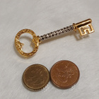 Givenchy Pin solki Gold Tone Key - pikkukuva 4