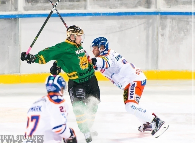 Aleksi Mustonen #21 Ilves game worn -pelipaita