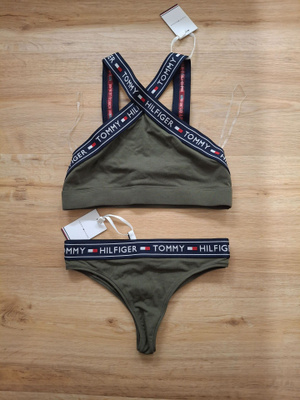 Tommy Hilfiger alusasusetti, käyttämättömät